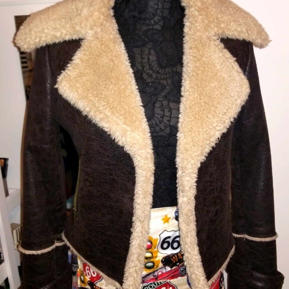 Bebe shearling oversized collar jacket size medium